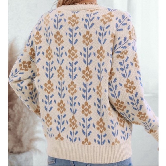 Floral Pattern Sweater - Picture 4 of 9